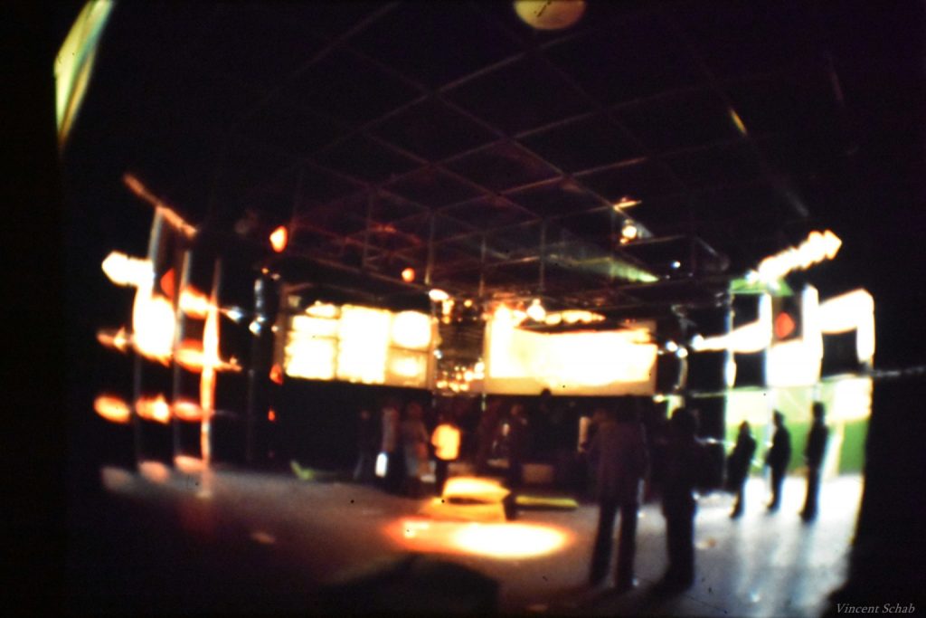 Lightshow Auftritt - Lichtenvironments, Light-Environments, Licht-Klang-Raum-Technik, Ausstattung, Equipment, Material - Vincent Schab (1960er und Anfang 1970er), 